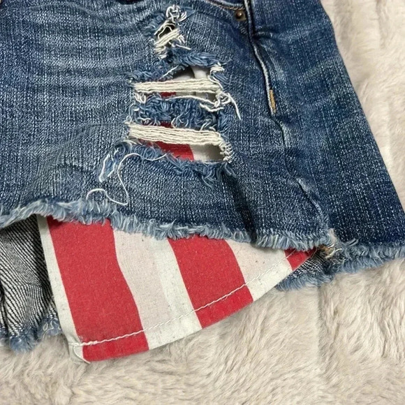 💛 Harper Raw Hem Distressed Shorts - Picture 3 of 5